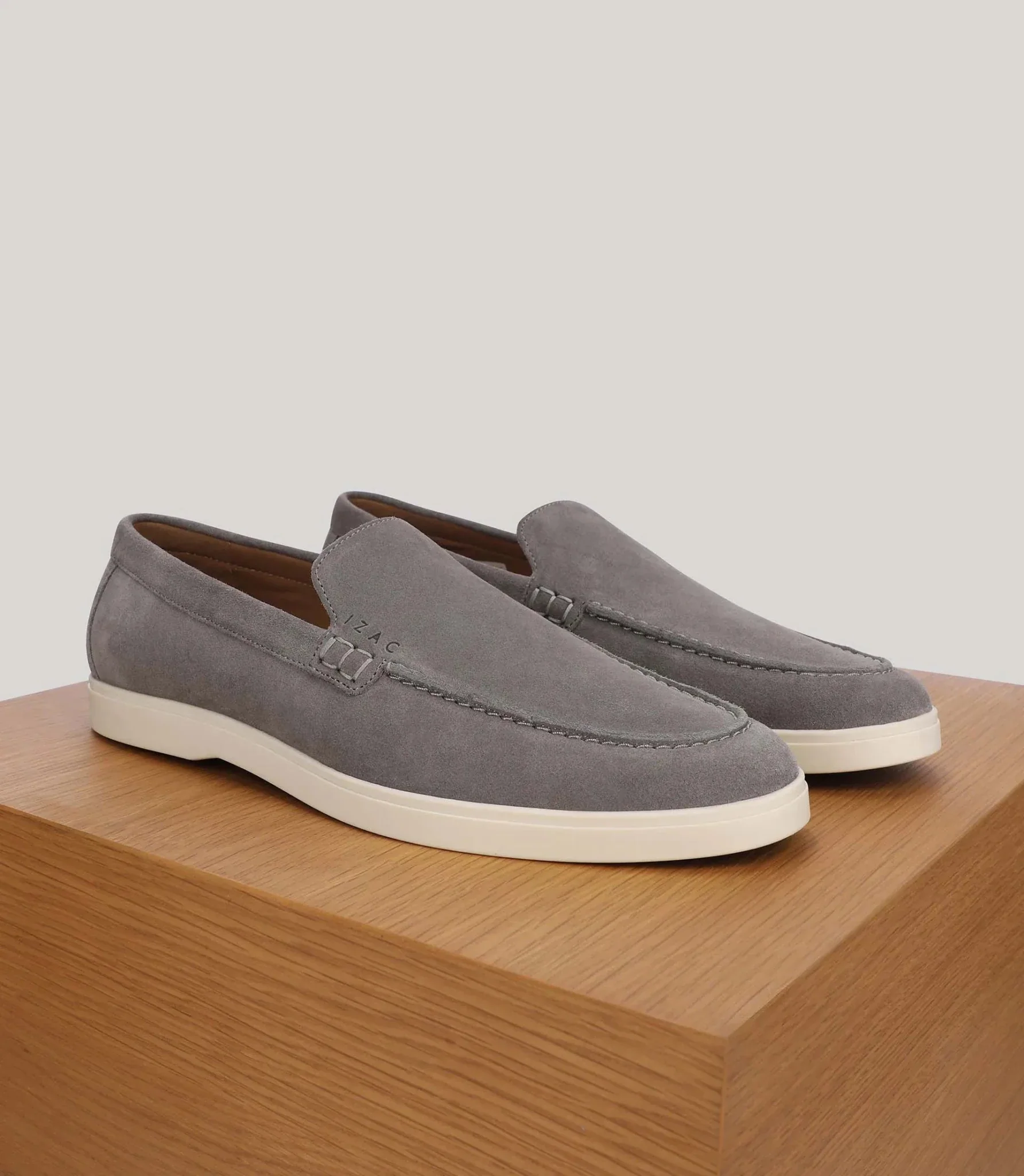 Mocassin casual en suède gris - Image 2
