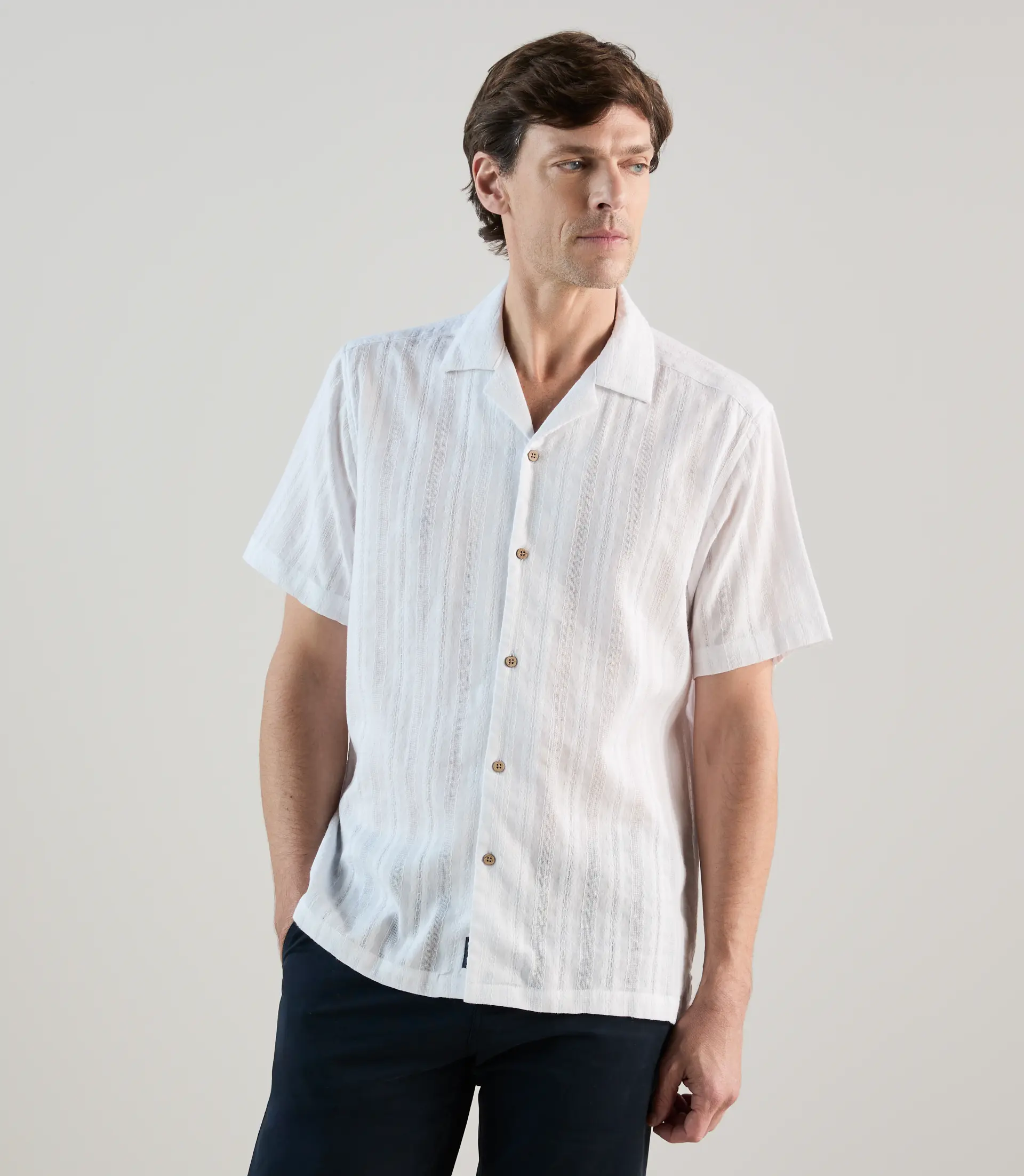 Chemise brodée blanche
