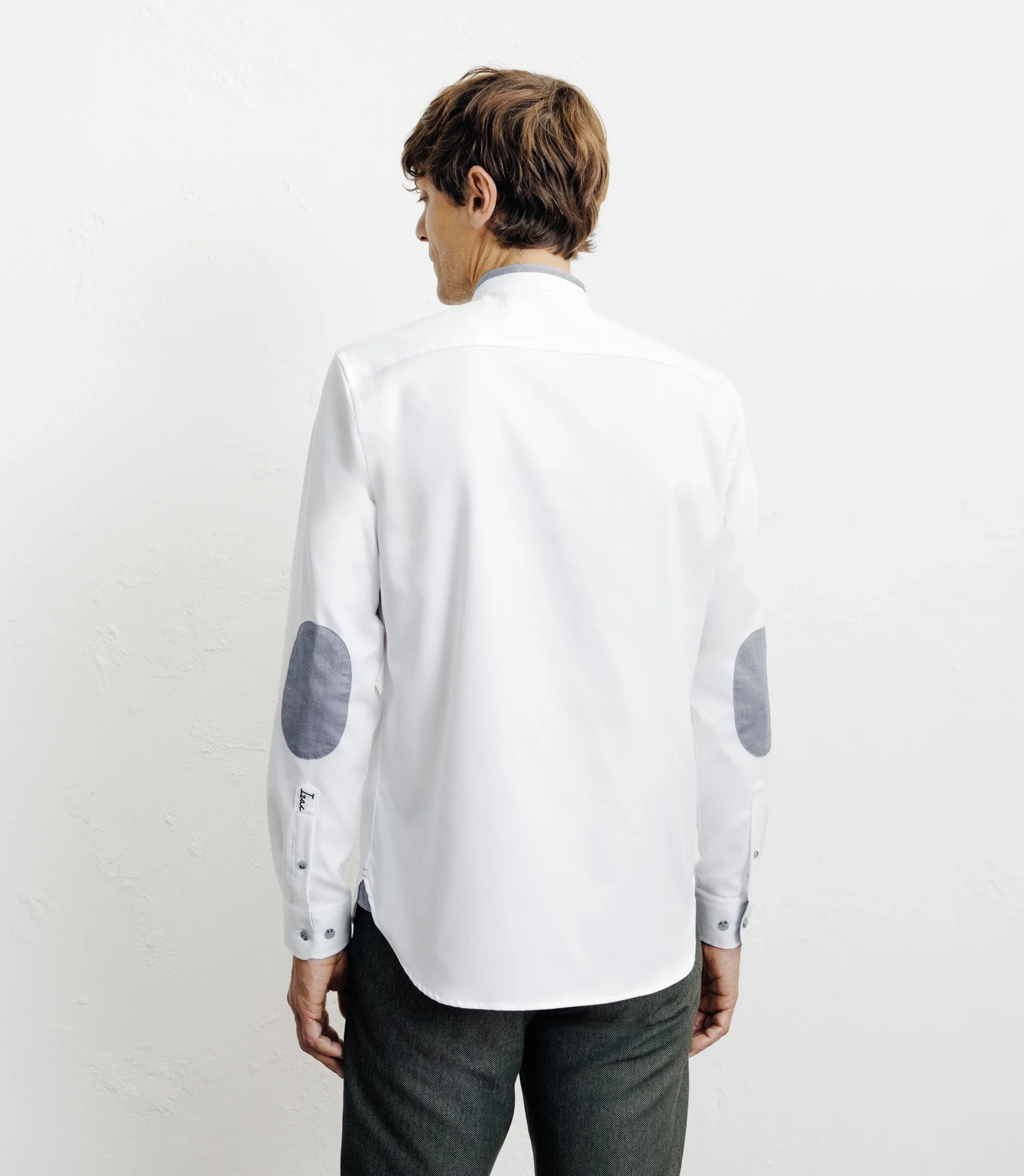 Chemise casual col mao avec coudière contrastée blanche - Image 4