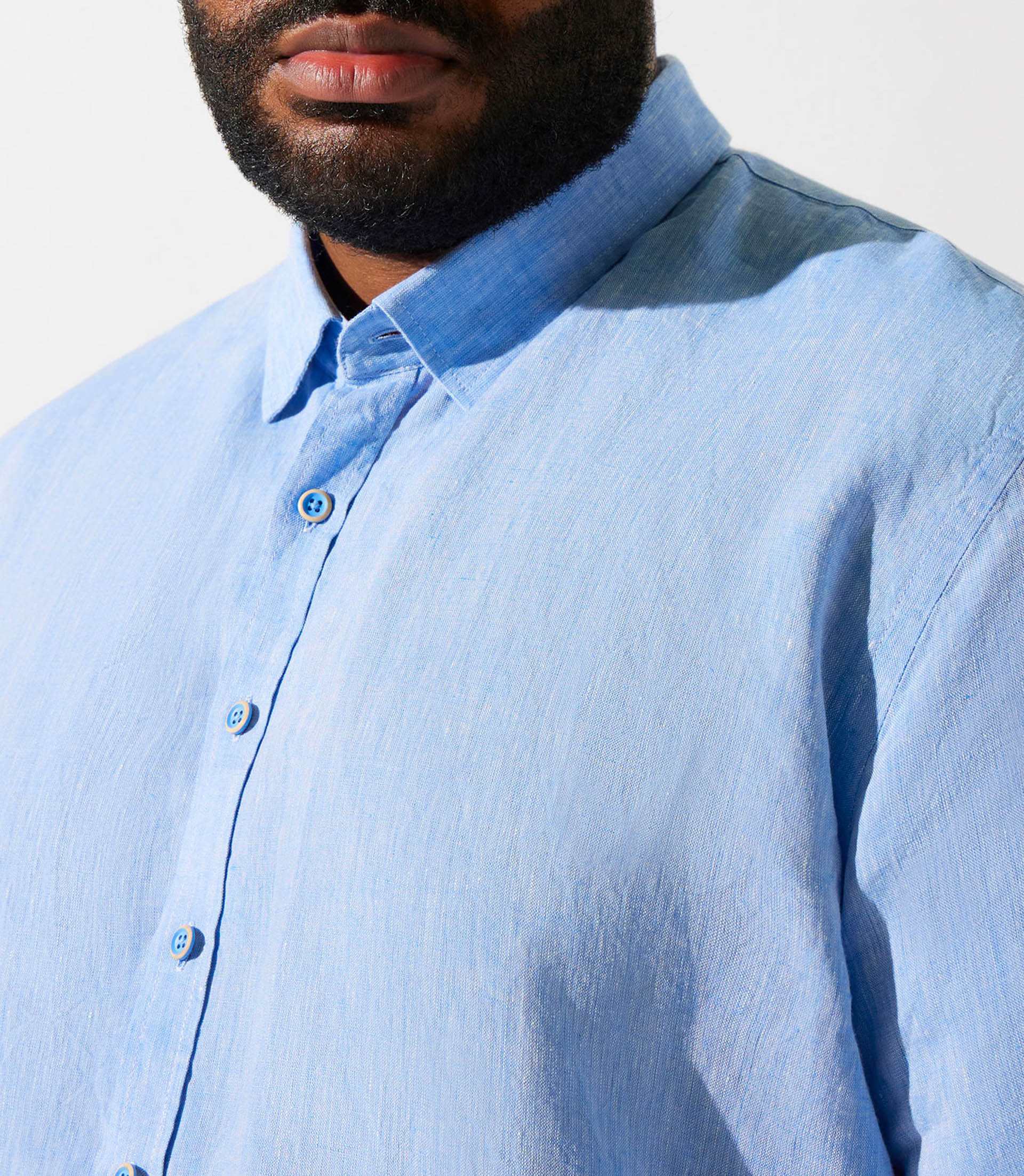 Chemise unie bleue indigo en lin KISSBT - Image 3