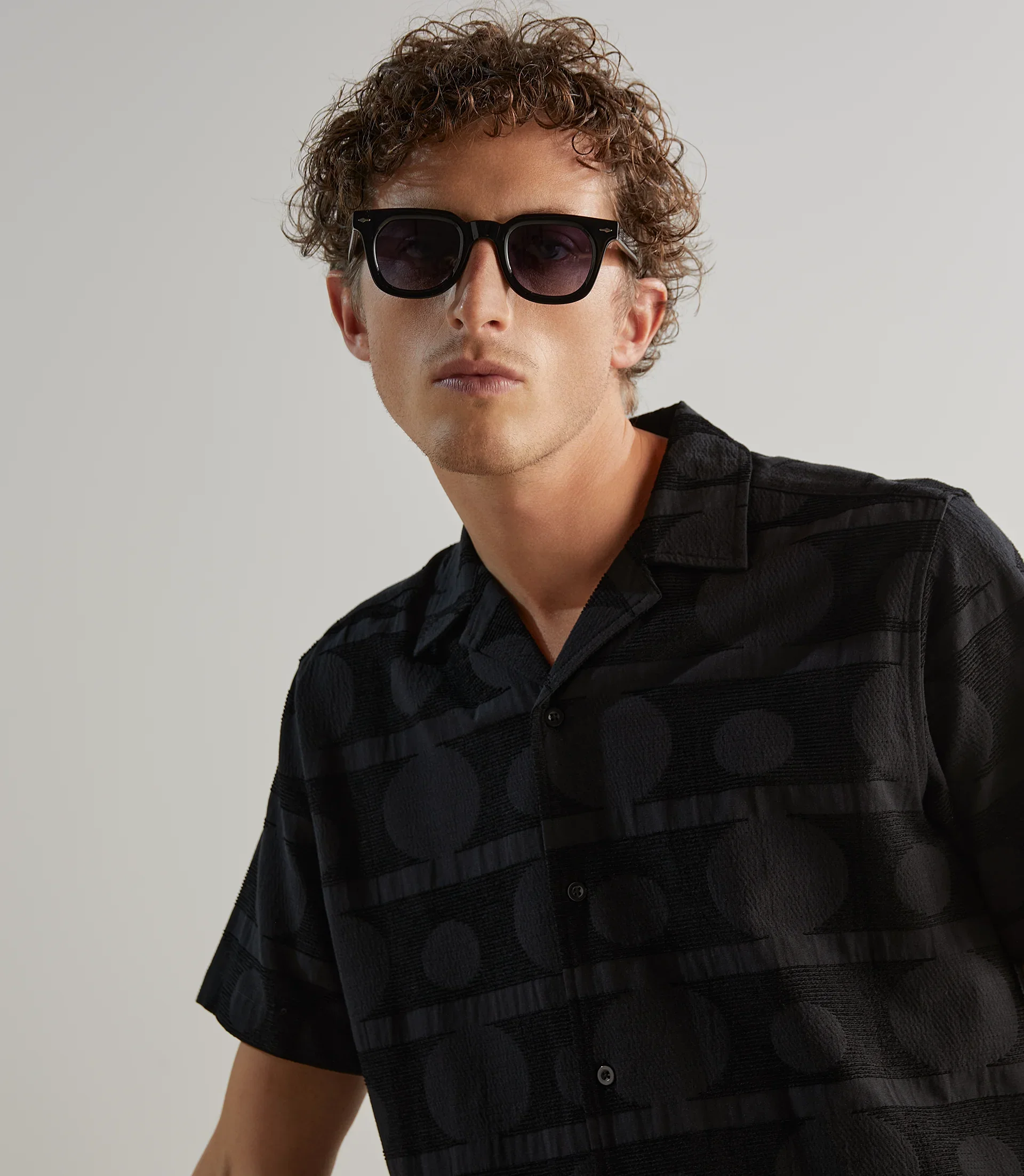 Chemise fantaisie noire - Image 2