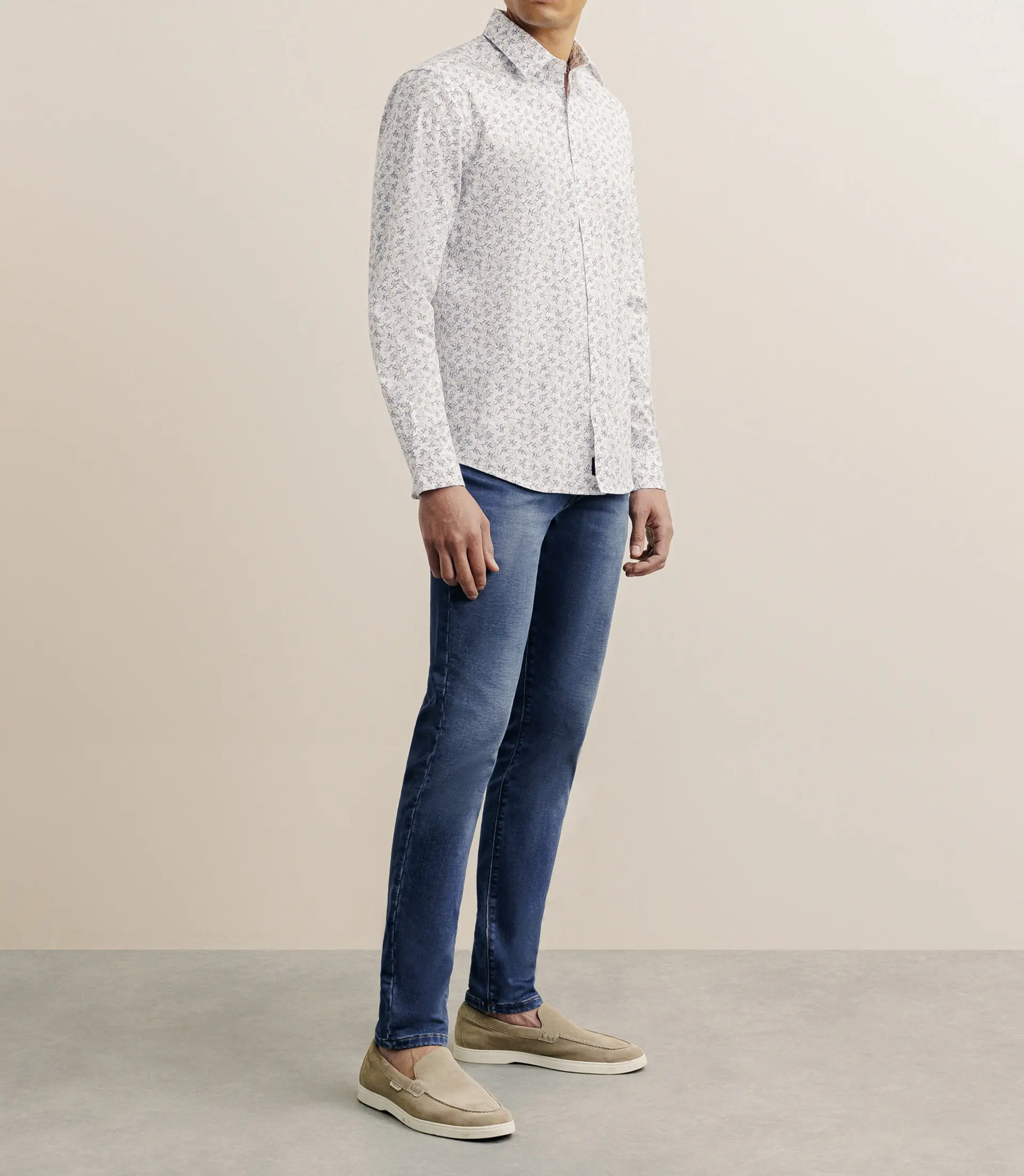 Chemise imprimée à fleurs blanche - Image 4