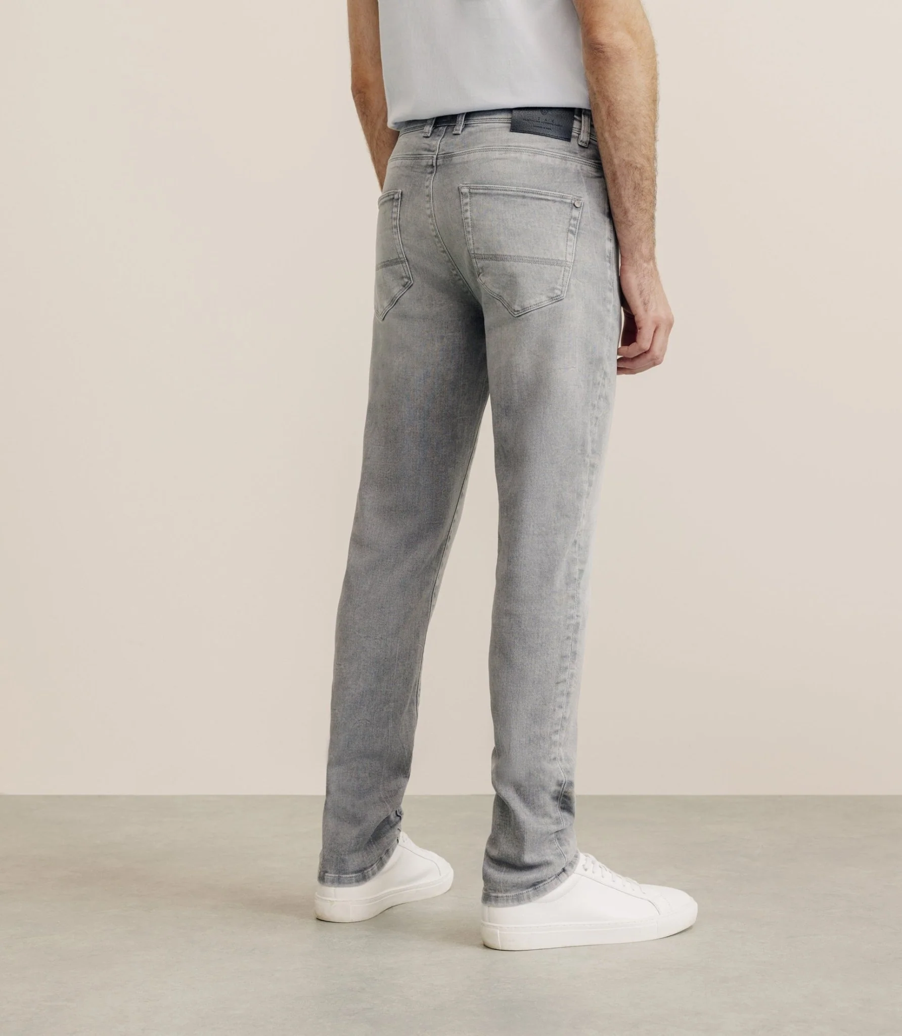 Jean coupe slim gris - Image 4