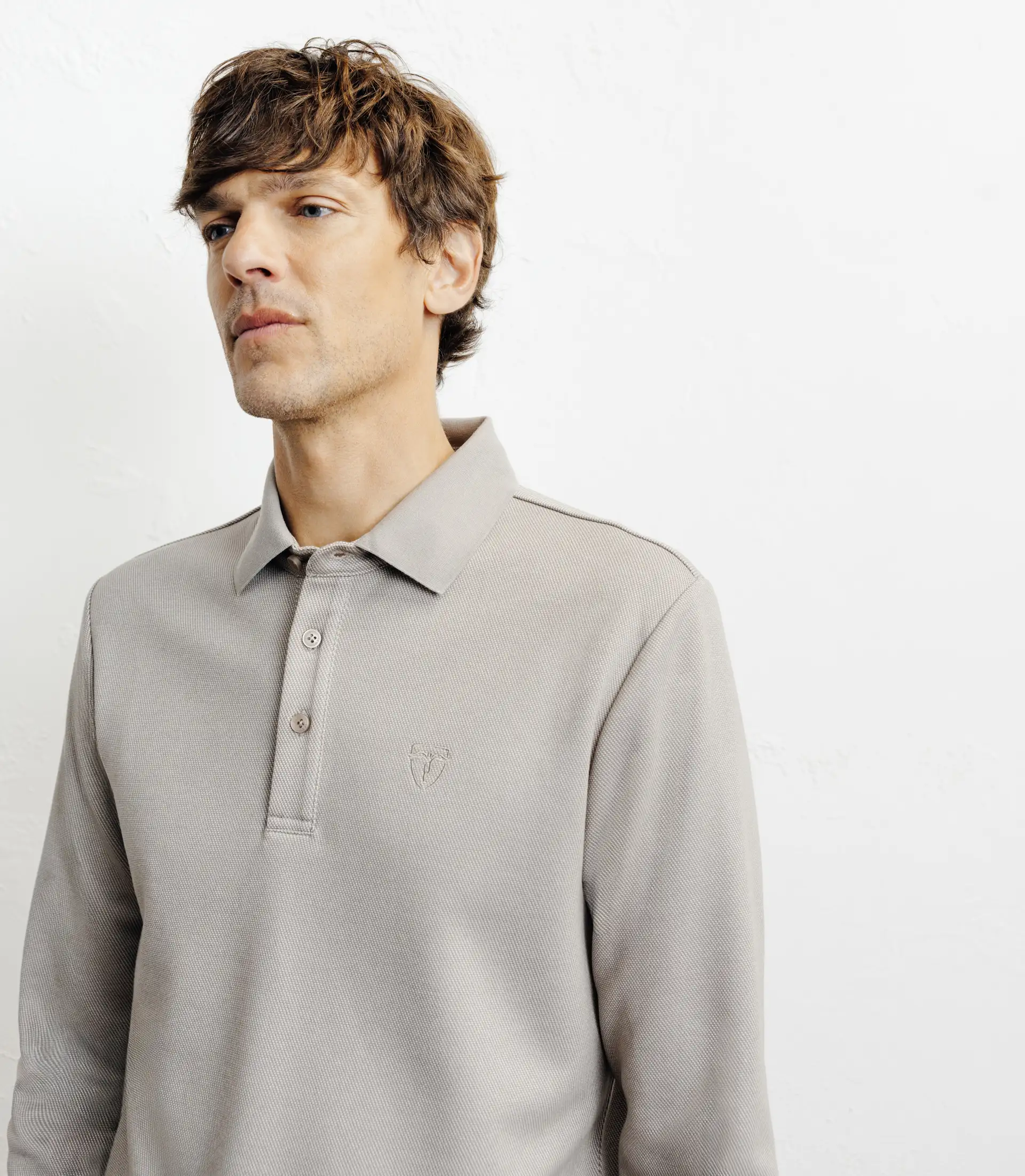 Polo boutonné en maille beige - Image 2