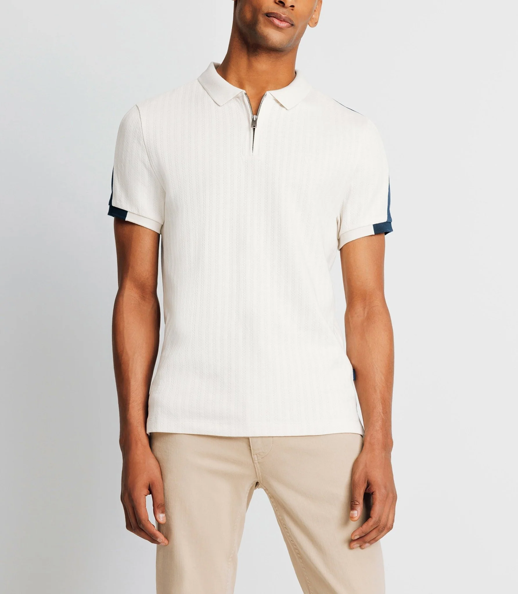 Polo gravé en coton écru - Image 2
