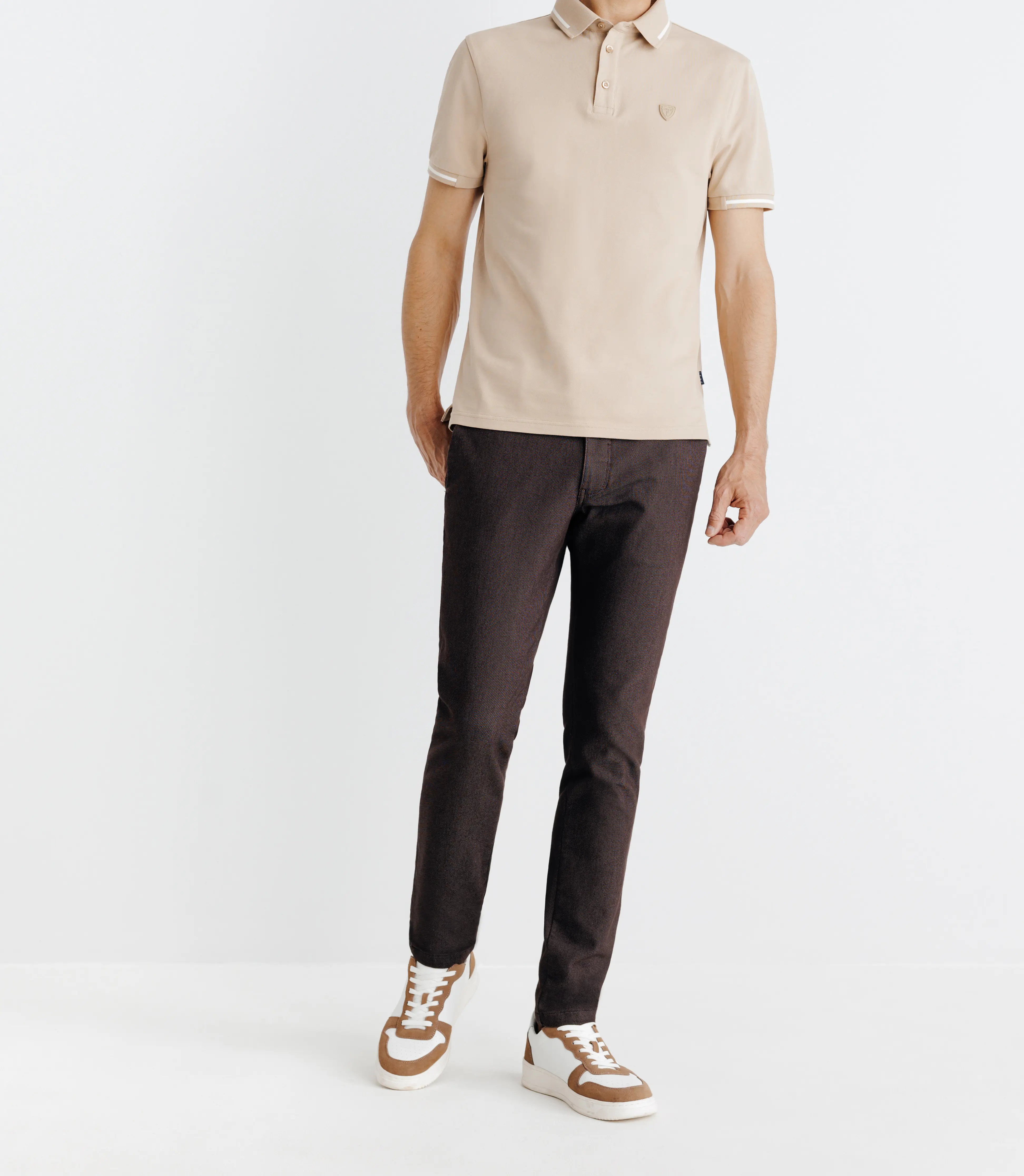 Polo avec rayures sur le col beige