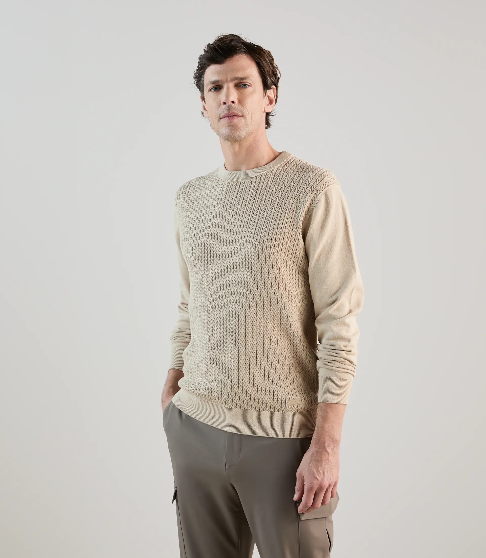 Pull col rond en maille torsadée beige