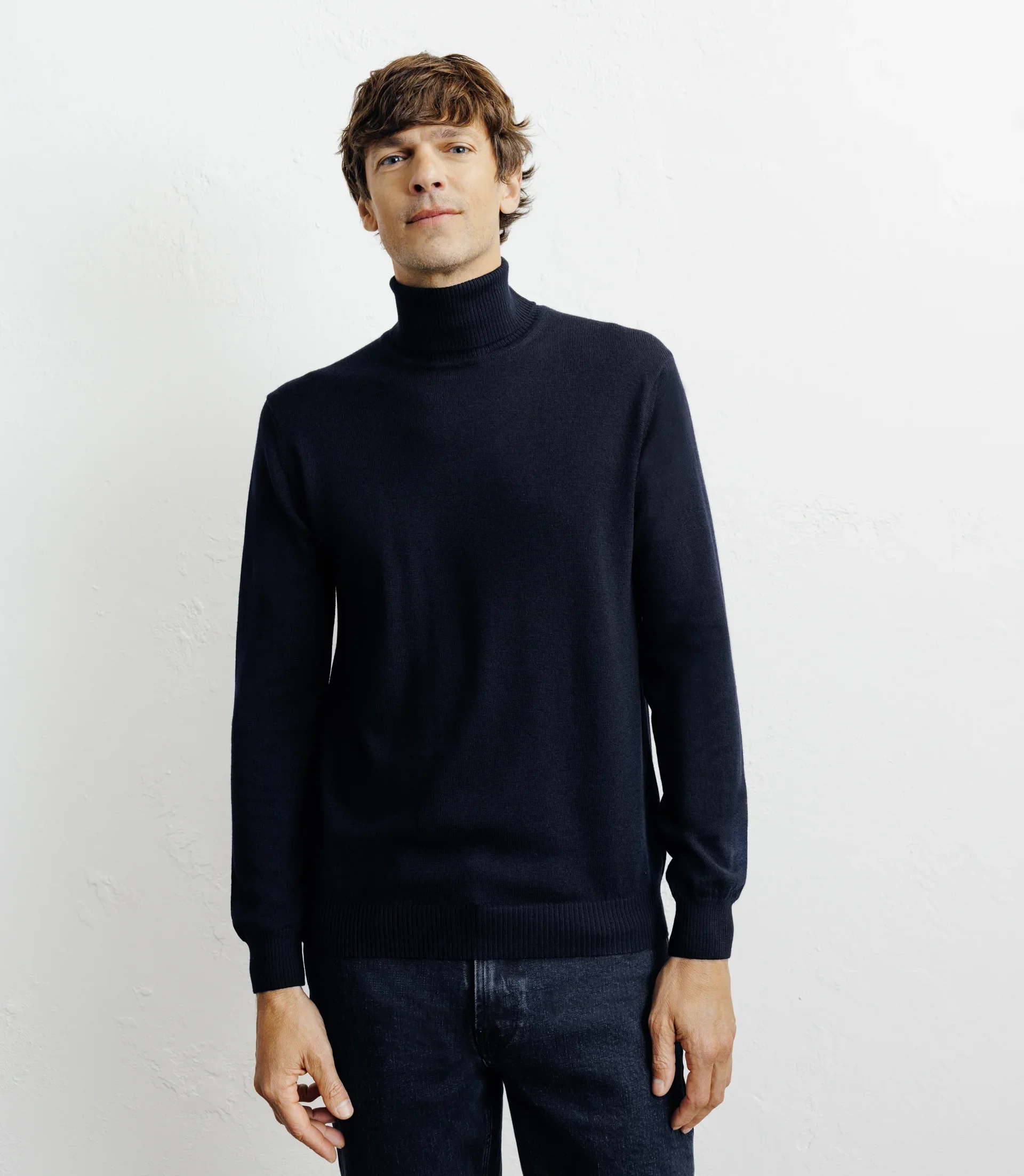 Pull col roulé en mérinos marine