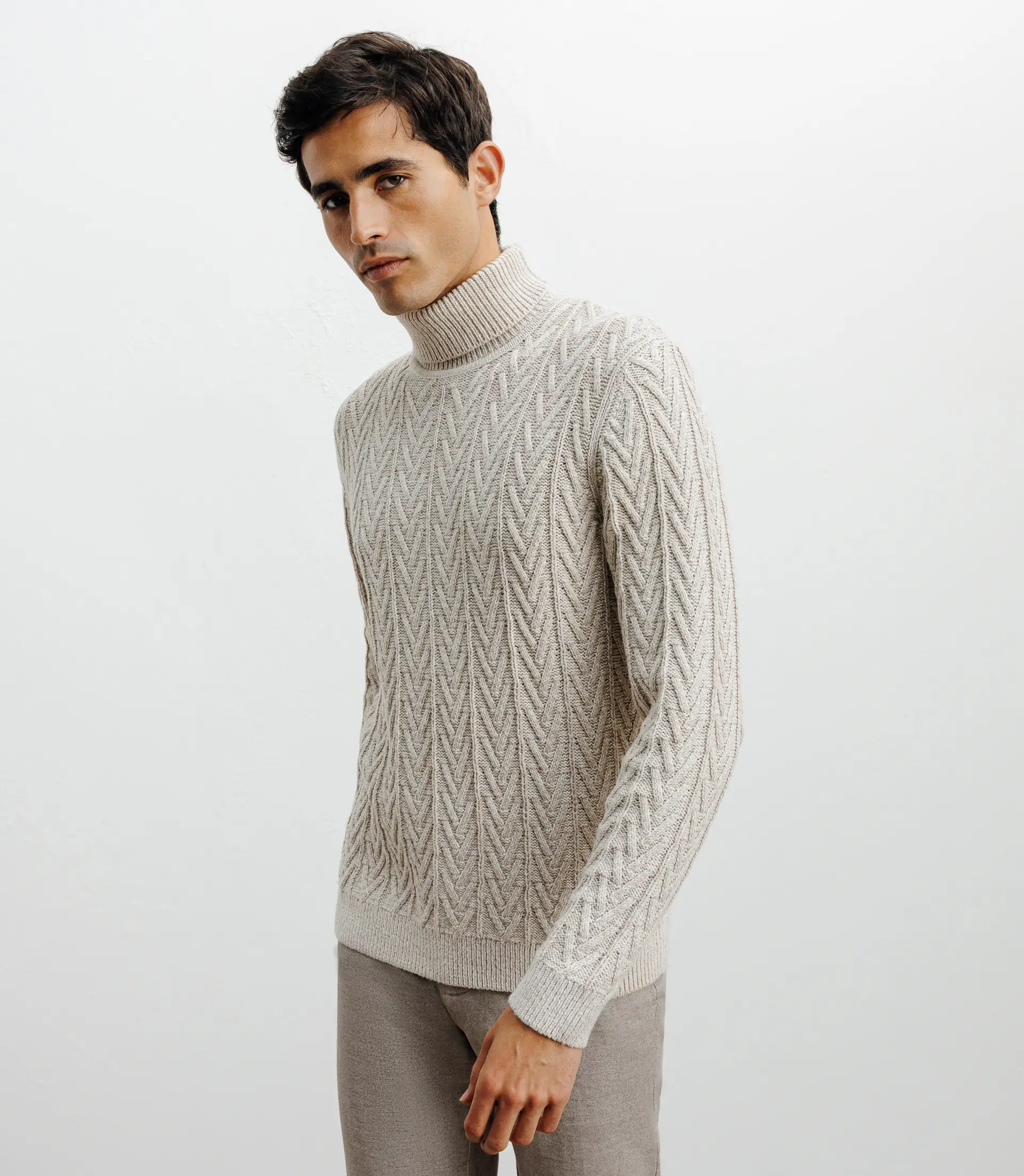 Pull col roulé torsadé beige