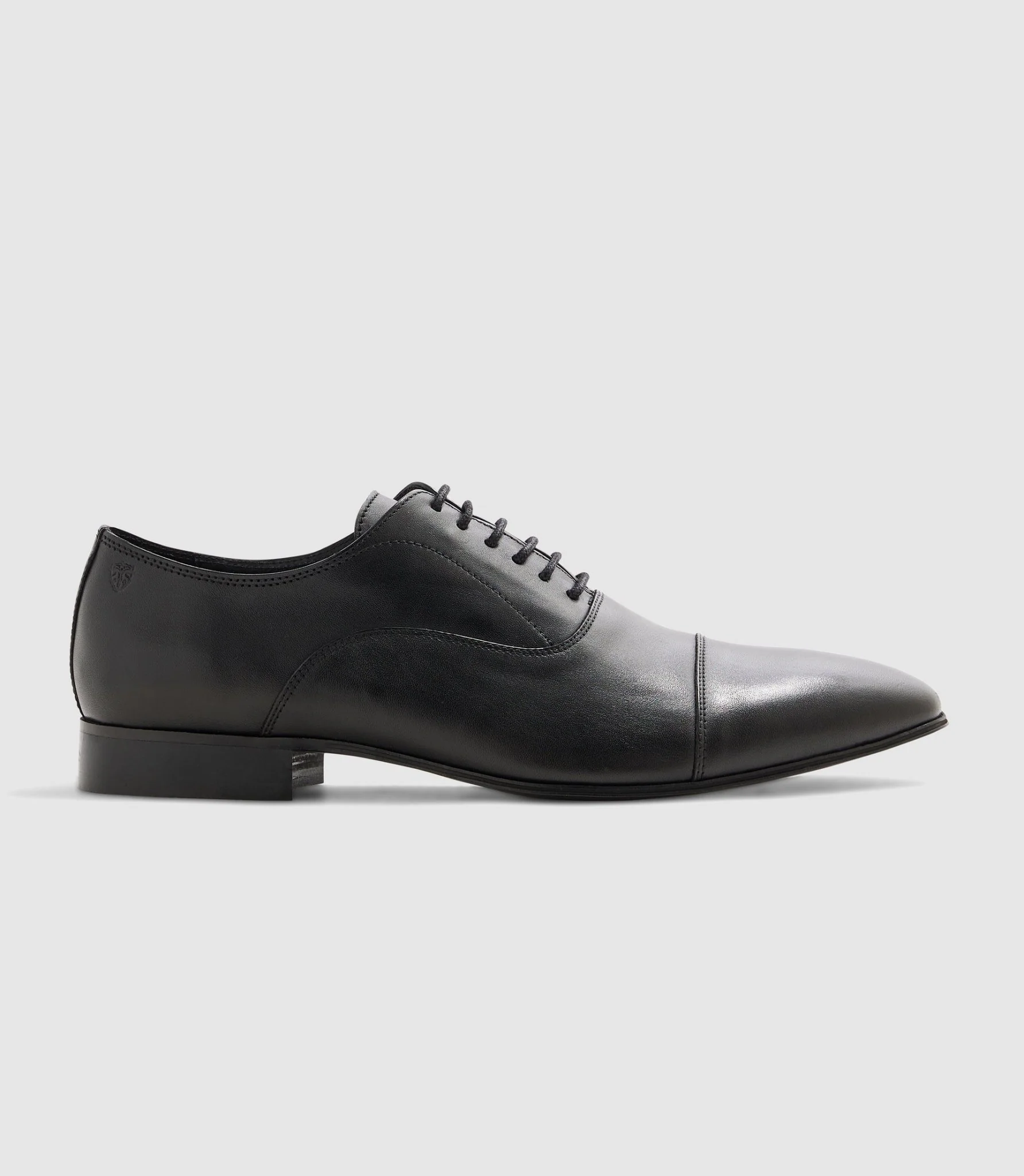 Richelieu en cuir noir "Emanuel"