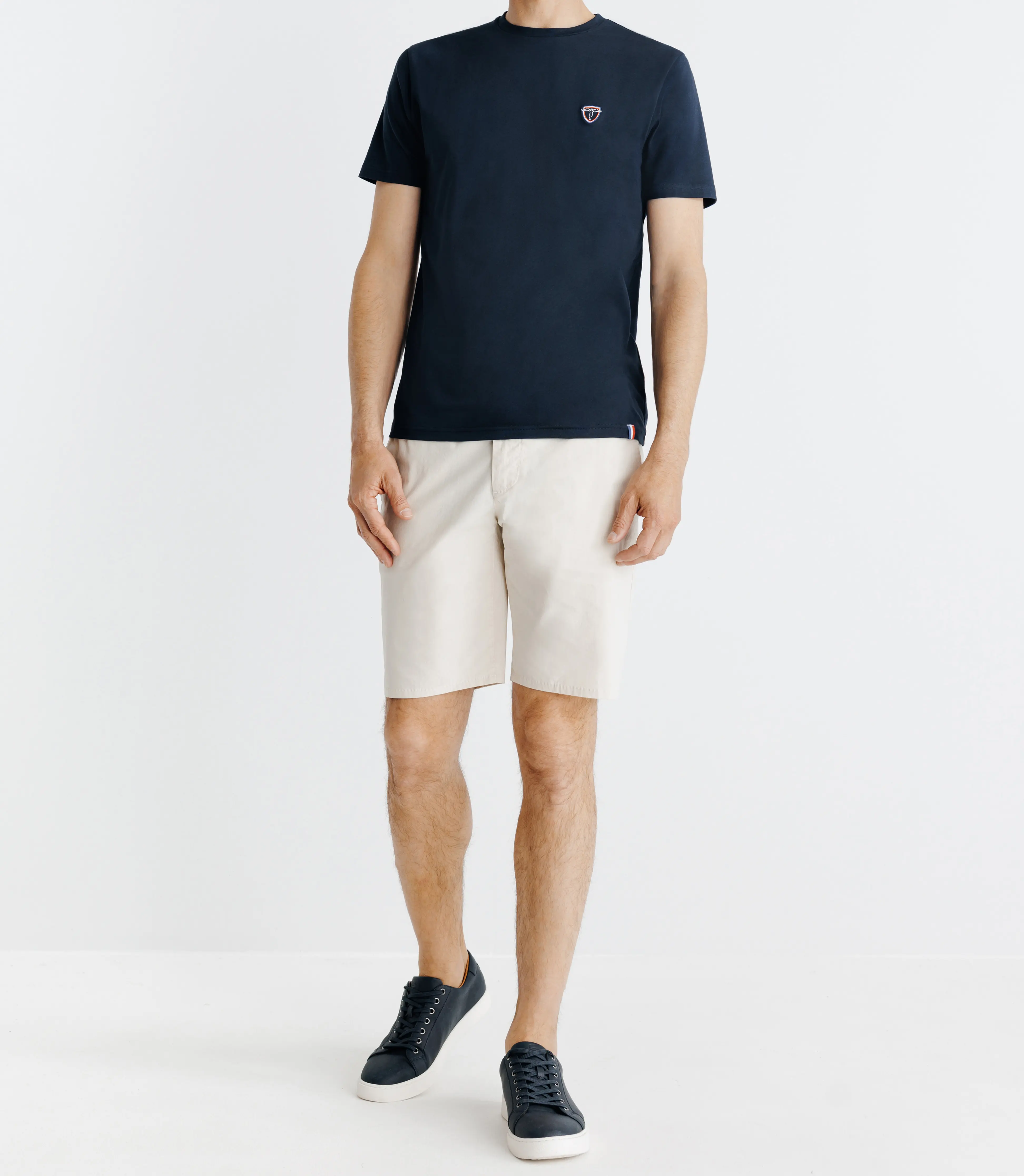 T-shirt avec broderie marine