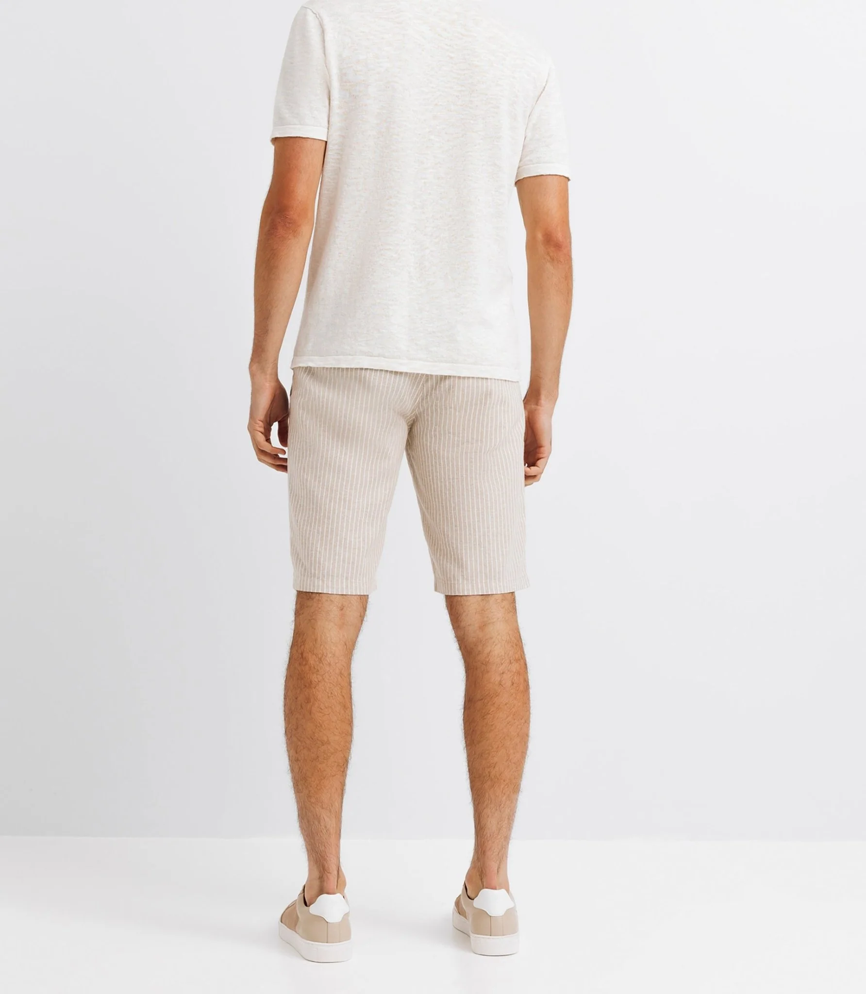 T-shirt en lin col boutonné écru - Image 2