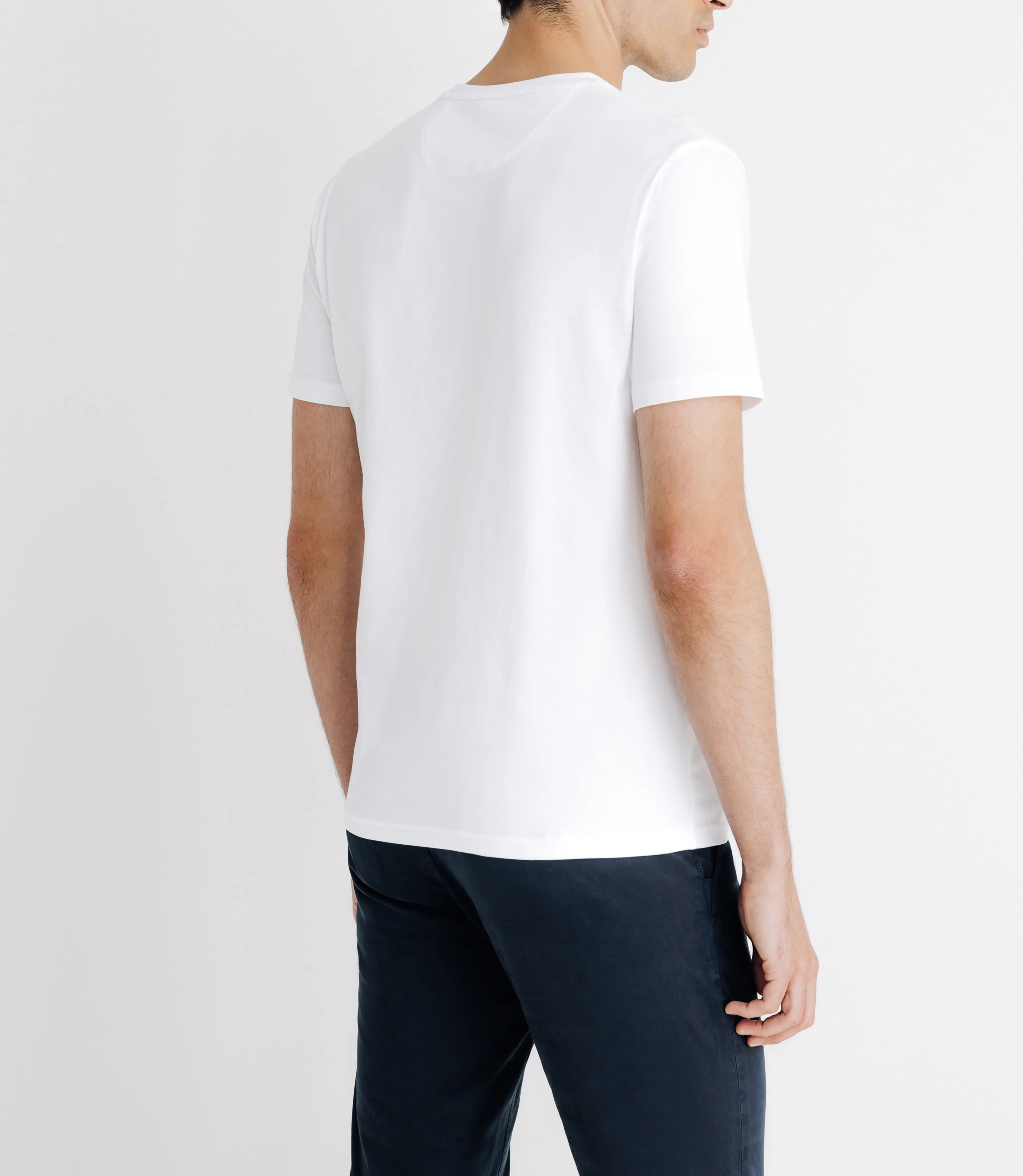 T-shirt avec écriture au centre blanc - Image 4